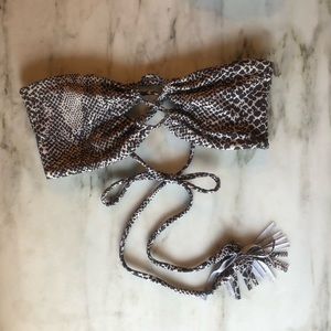 Acacia Lumahai in snake